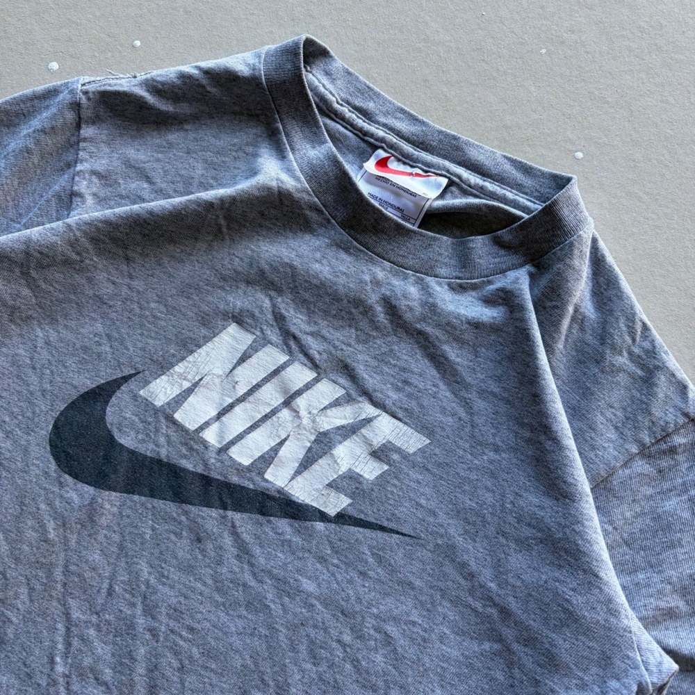 Vintage early 2000s Nike baby T-shirt